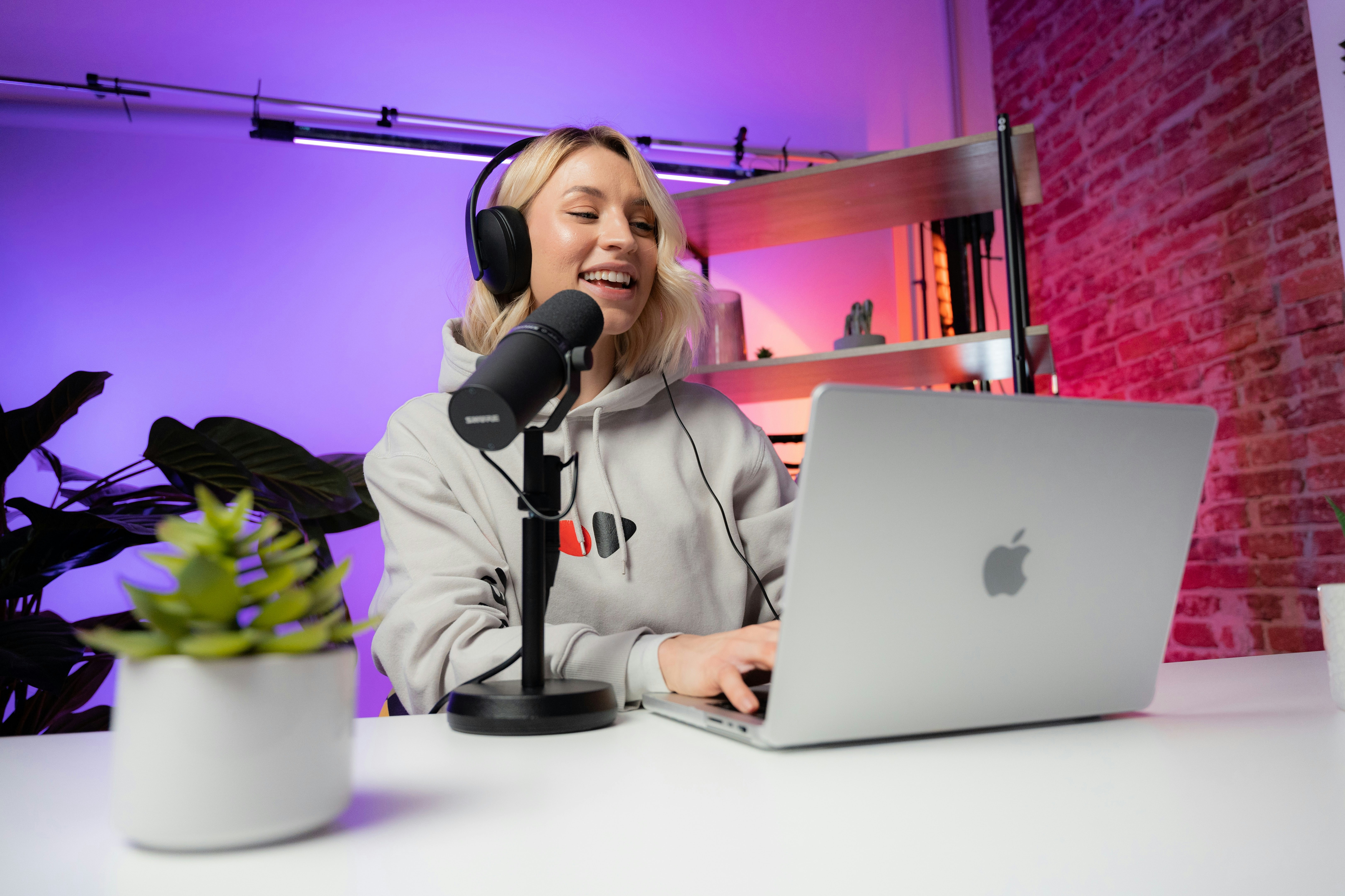 Podcast Topics: 35 Ideas That Actually Work | Radioguide.FM