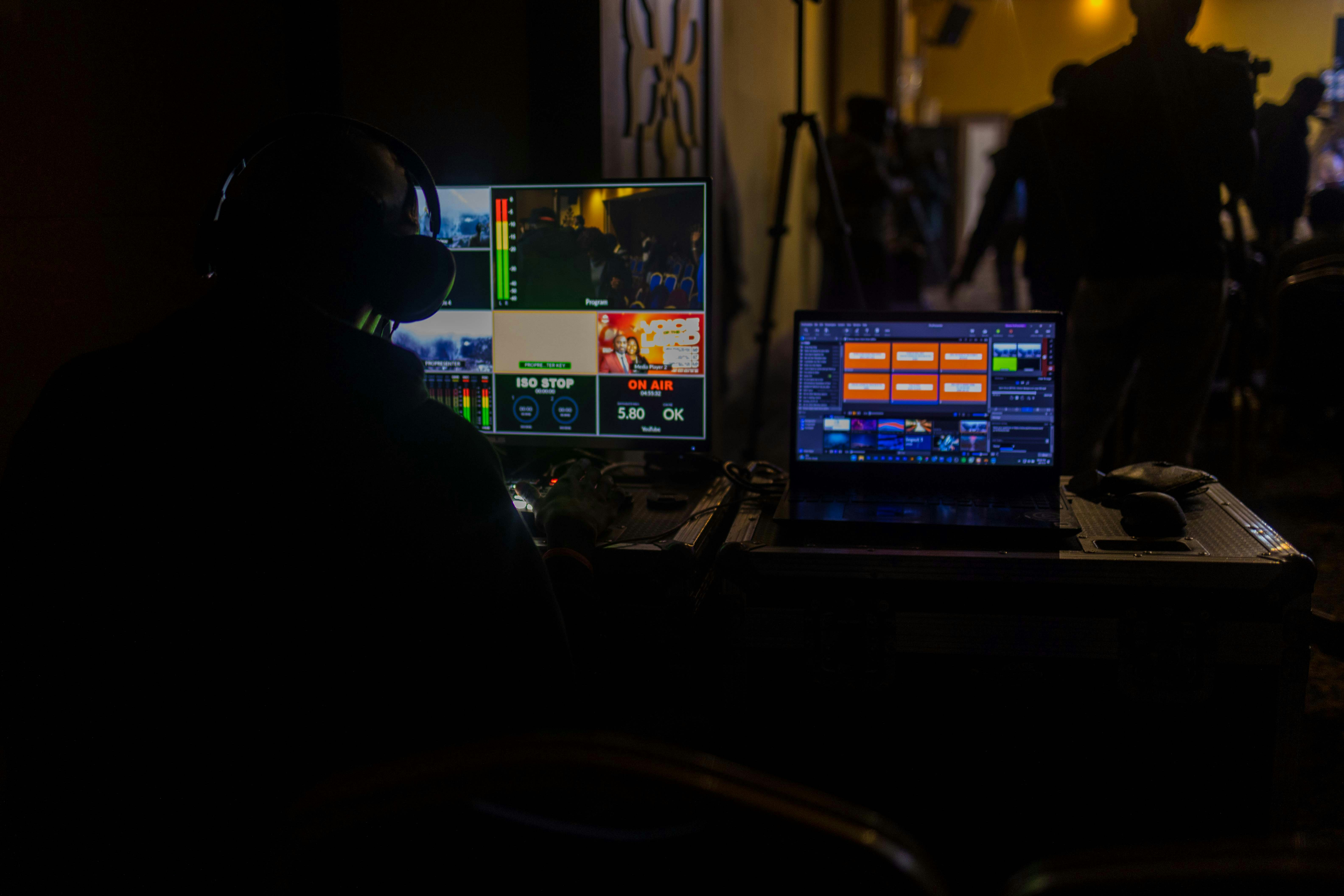 The comeback of live audio: why radio and live streams are growing again